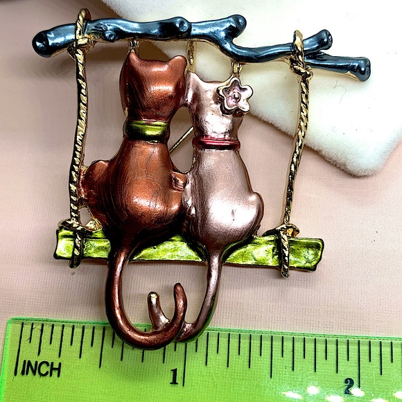 Enamel Two Cats Brooch - Picture 2 of 3